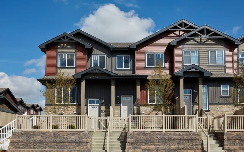 Exterior of Grove on 25th townhomes at The Orchards in Edmonton, AB by Brookfield Residential