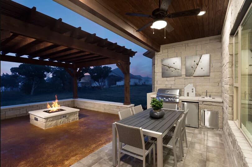 Patio I Highland Terrace at Rough Hollow in Lakewood, TX | Brookfield Residential
