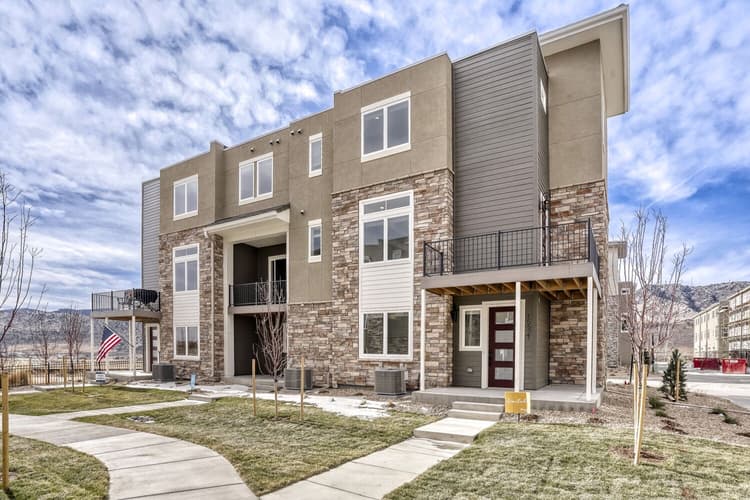 15527 W Washburn Drive