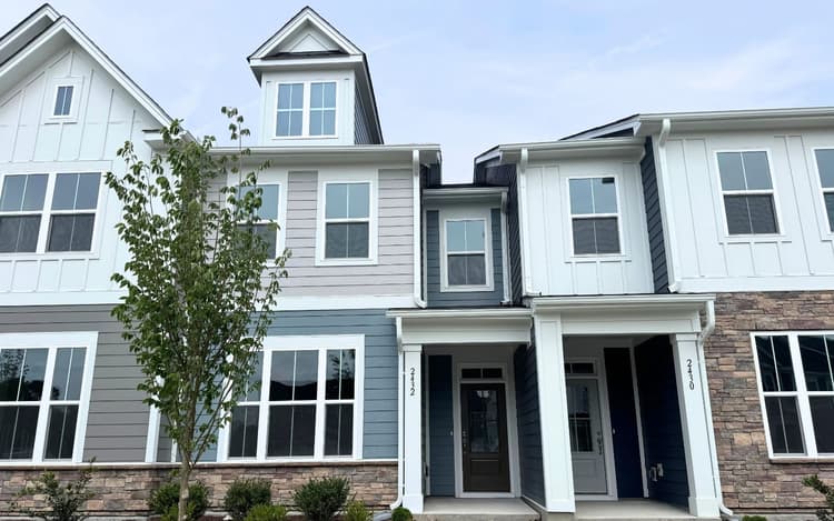 2432 Whitewing Lane