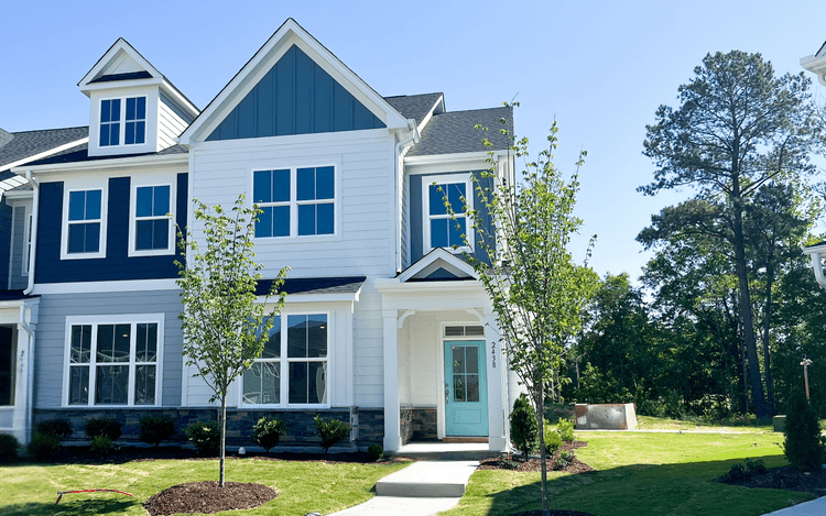 2438 Whitewing Lane